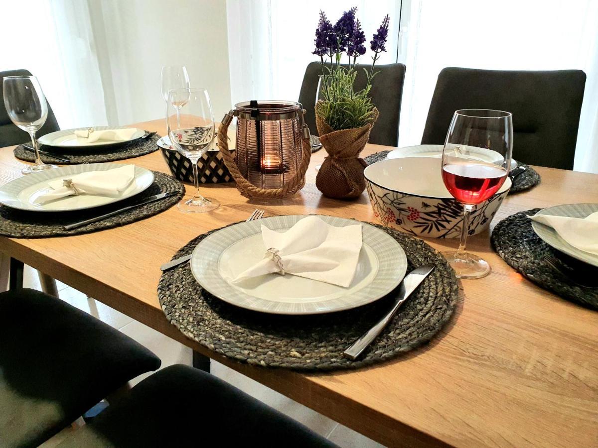 Onar Luxury Apartment Néa Péramos Εξωτερικό φωτογραφία